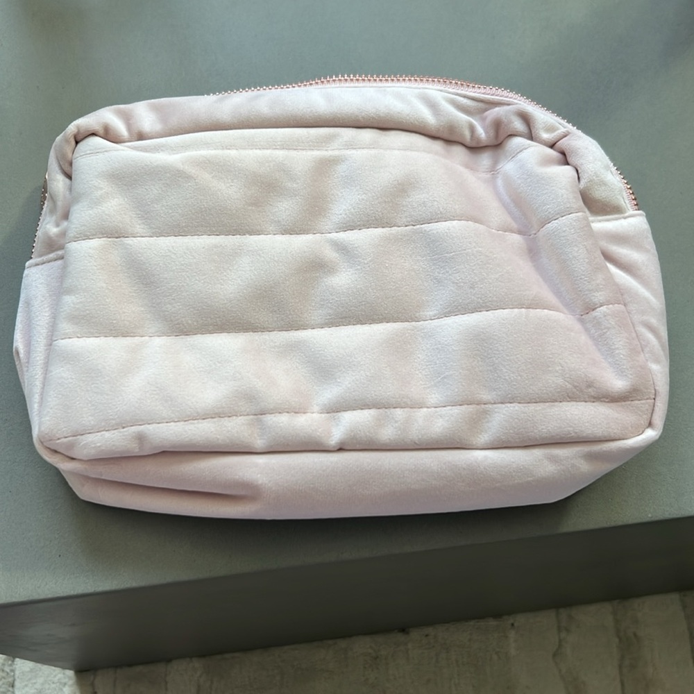 INN Beauty light pink velour Elegant Women's Bag w rose gold zipper 5x7